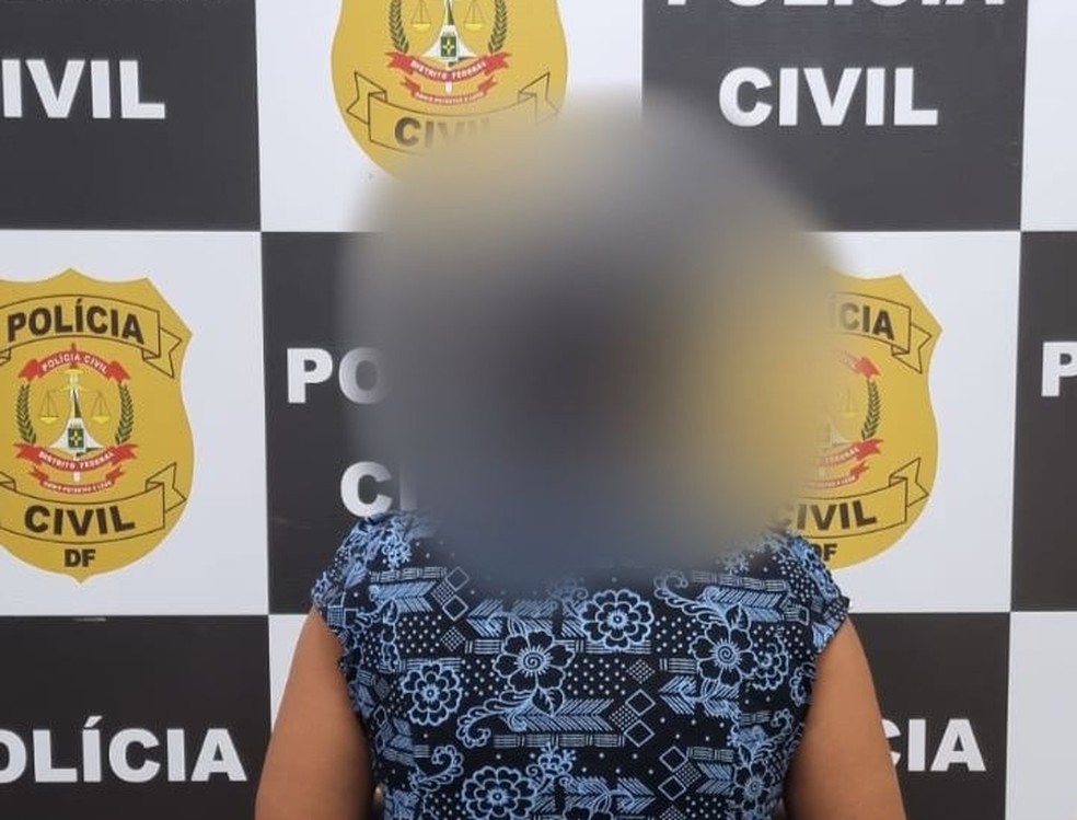 Mãe dá pedrada na testa do filho de 7 anos e é presa, no DF — Foto: PCDF/Divulgação