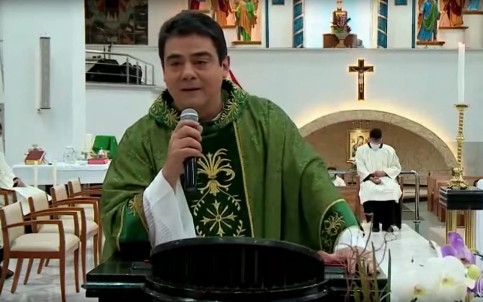 Padre Robson de Oliveira, em Trindade, Goiás — Foto: Reprodução/TV Anhanguera