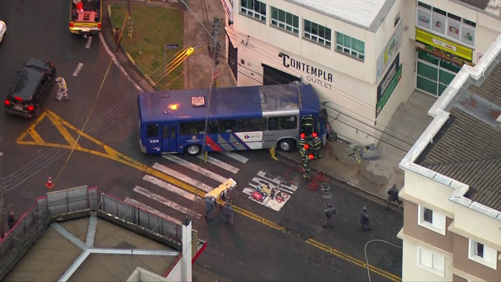 Acidente ocorrido em Santo André — Foto: Reprodução/TV Globo