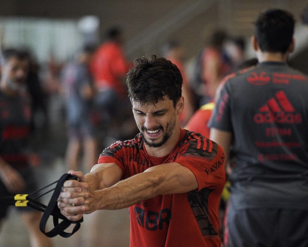 Rodrigo Caio em treinamento no Ninho do Urubu — Foto: Flamengo