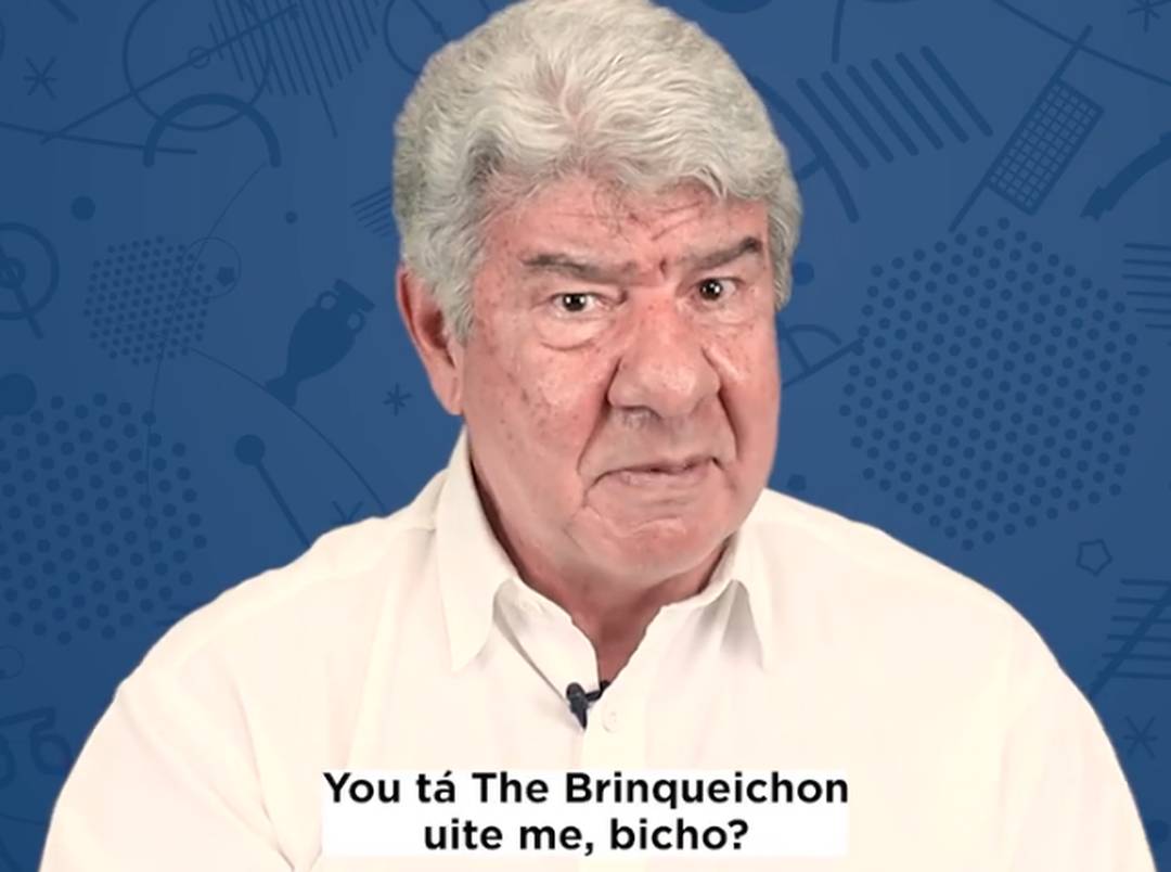 Joel Santana Grava vídeo de campanha ironizando a própria forma de falar inglês