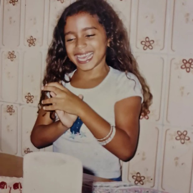 Anitta quando criança (Foto: Instagram/Reprodução)