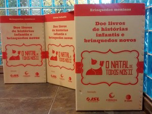 Caixas de coleta da campanha O Natal de Todos Nós (Foto: Gladys Peixoto/G1)