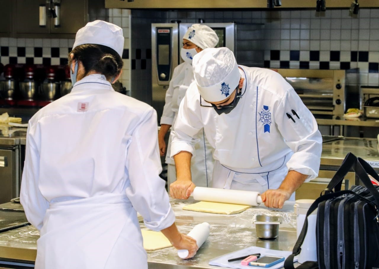 Faetec e Le Cordon Bleu oferecem 44 bolsas integrais para curso de gastronomia no Rio