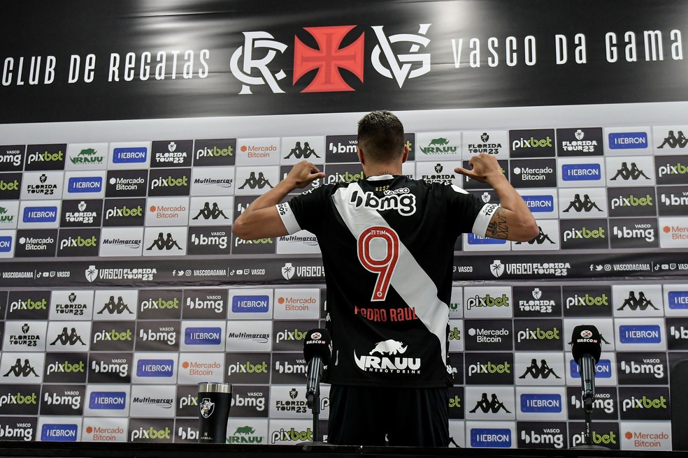 Pedro Raul será o novo camisa 9 do Vasco — Foto: Thiago Ribeiro/AGIF