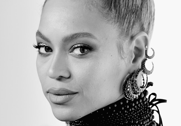 Beyonce gasta cerca US$ 60 pelo conjunto de cílios postiços  (Foto: Theo Wargo / Getty Images)