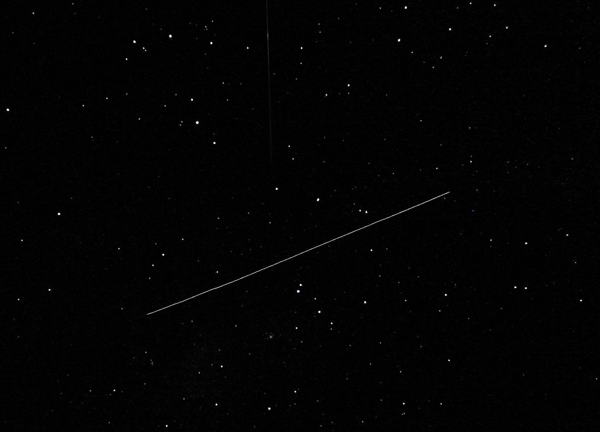 Nos dias certos, a ISS é o terceiro objeto mais brilhante do céu noturno (Foto: Travis Wohlrab/Facebook)