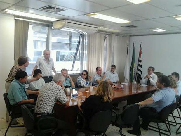 Auditores fiscais se reúnem na Receita Federal, em Campinas (SP), para a entrega de cargos de chefia (Foto: Reginaldo Cruz)