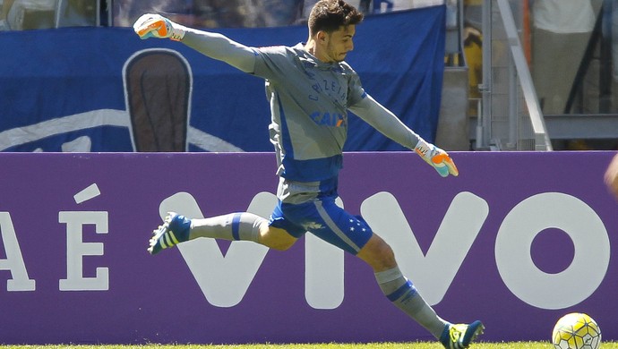 Jornalista elogia goleiro do Cruzeiro e diz que boa atuação não surpreende