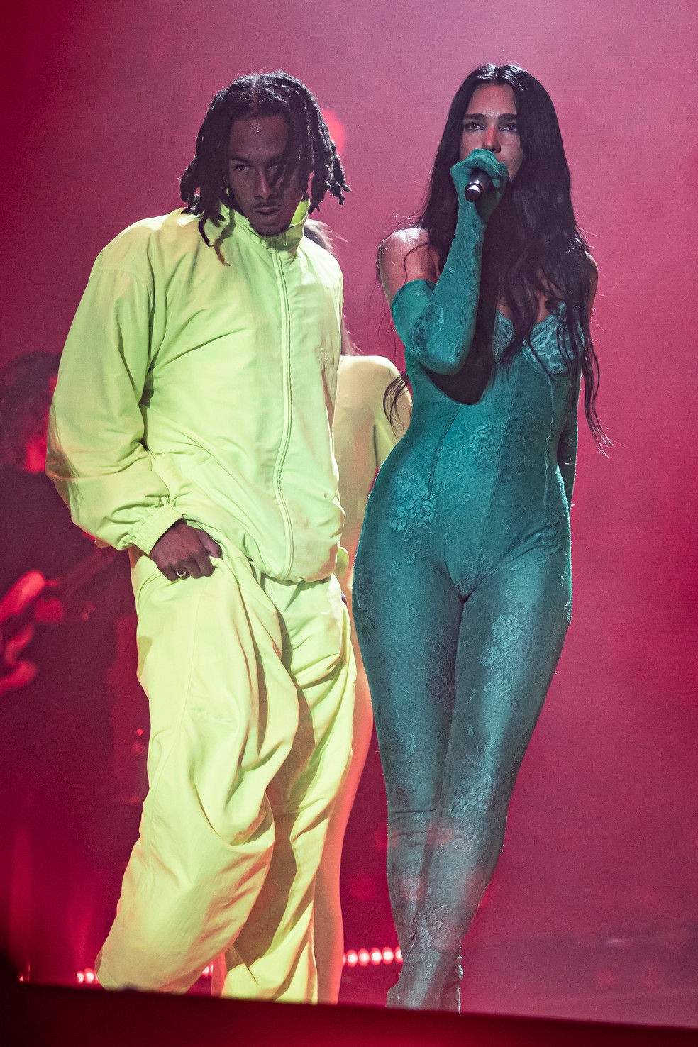 Dua Lipa dança e canta durante apresentação no Distrito Anhembi, em São Paulo — Foto: Fábio Tito/g1