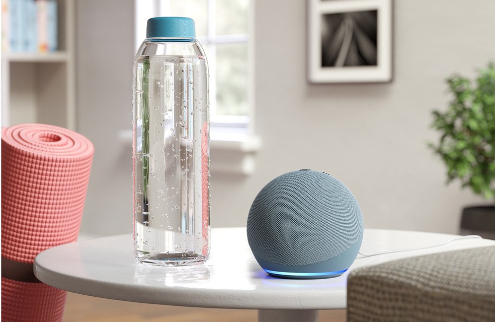 Echo Dot de 4ª geração agiliza o acesso à Alexa em casa — Foto: Divulgação/Amazon