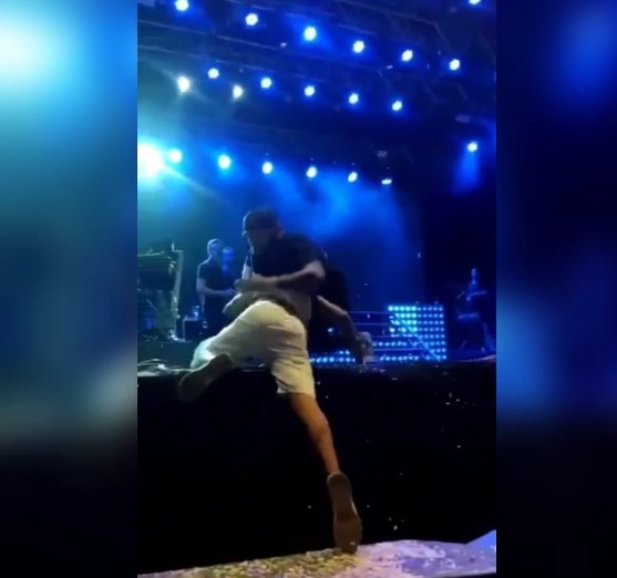 Fã invade palco em show de Gusttavo Lima em MT, é agarrado e denuncia seguranças por agressão momentos depois; veja vídeo