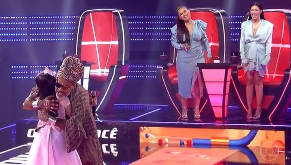 Loren passou para a 2ª etapa do The Voice Kids — Foto: Gshow