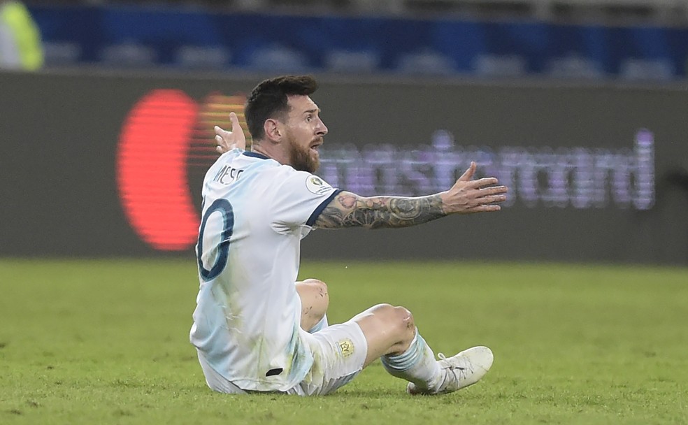 Estrela da Argentina, Messi só marcou um gol e ainda acertou a trave contra o Brasil — Foto: André Durão