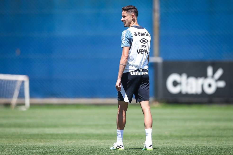 Diogo Barbosa nega mudança de postura do Grêmio e respeita fase de Marinho: Iluminada