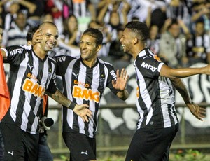 São Paulo, Flu e Grêmio ameaçam Galo na ponta do segundo turno; Bota é lanterna