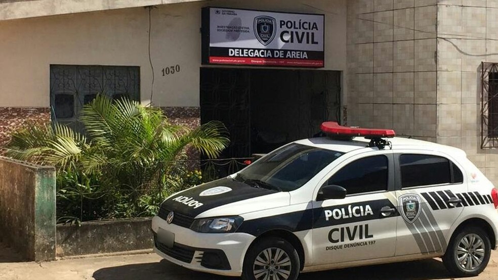 Jovem prestou depoimento na delegacia do município de Areia, na Paraíba, onde confessou o crime (Foto: Delegacia de Polícia Civil de Areia-PB/Divulgação)