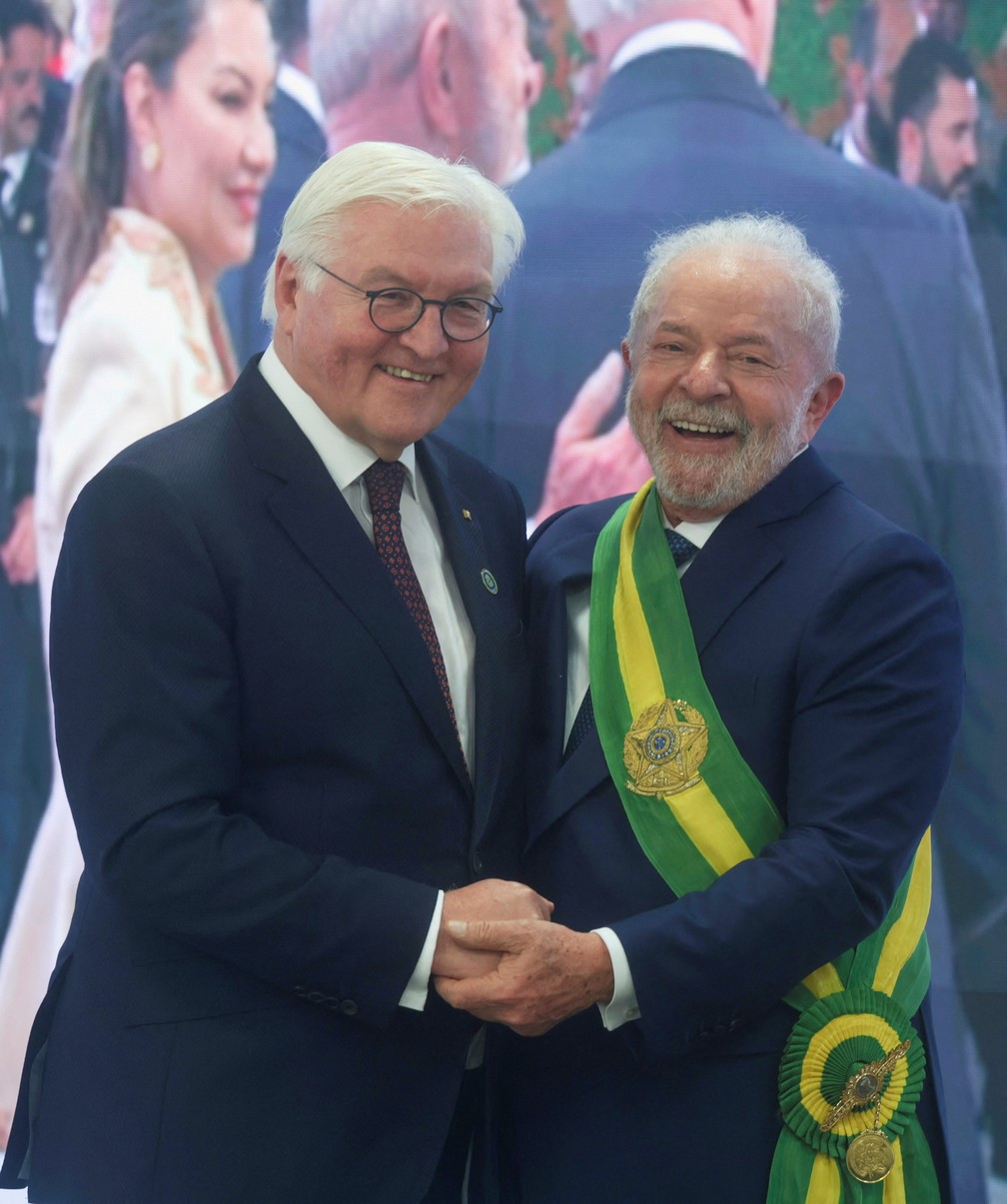 Lula posa com o presidente alemão Frank-Walter Steinmeier — Foto: REUTERS/Ricardo Moraes