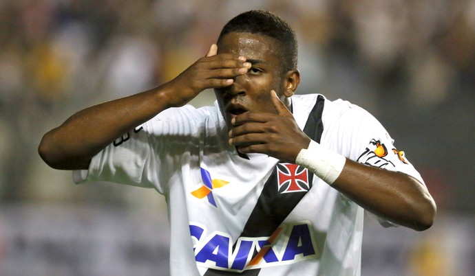 Thalles comemora gol do Vasco contra o Joinville (Foto: Marcos Tristão / Agência O Globo)