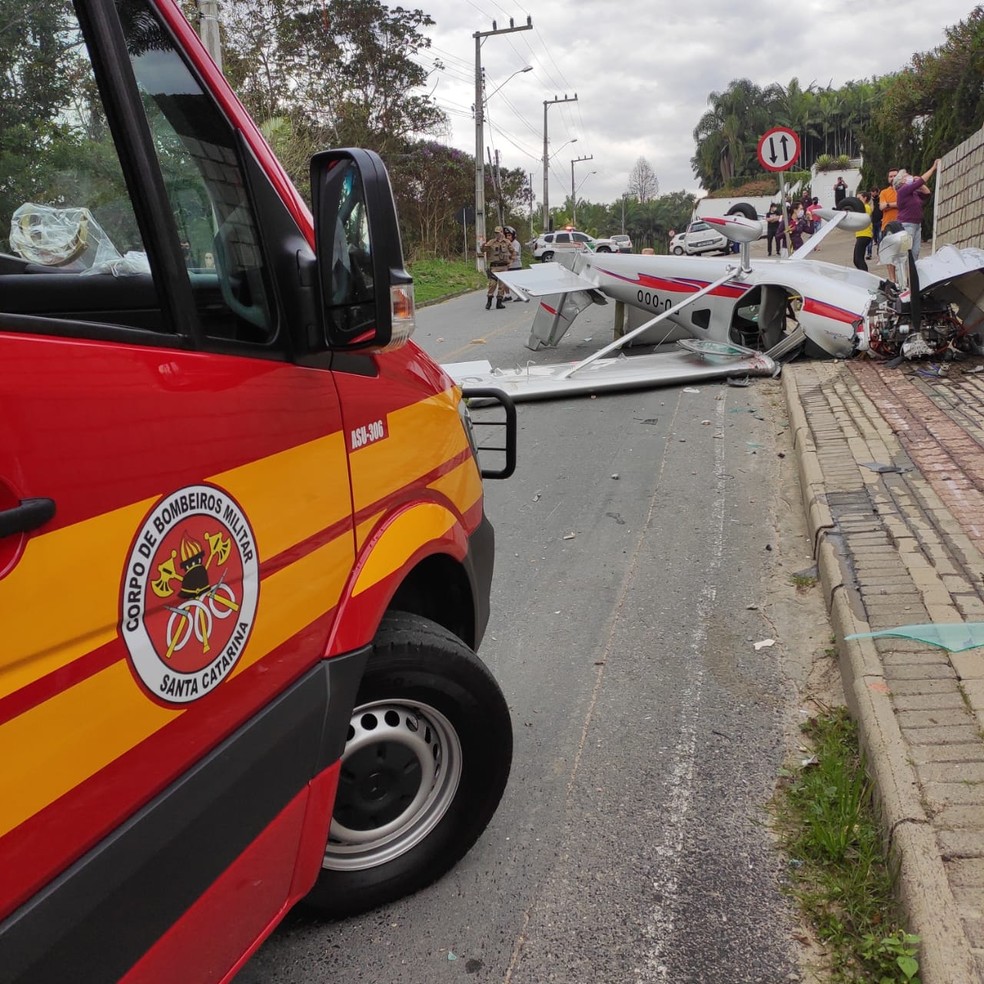 Acidente ocorreu em bairro residencial de Guabiruba — Foto: Corpo de Bombeiros/ Divulgação