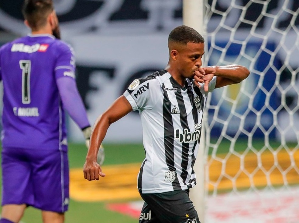 Keno comemora um dos gols do Atl&eacute;tico-MG no jogo &mdash; Foto: Twitter Atl&eacute;tico-MG
