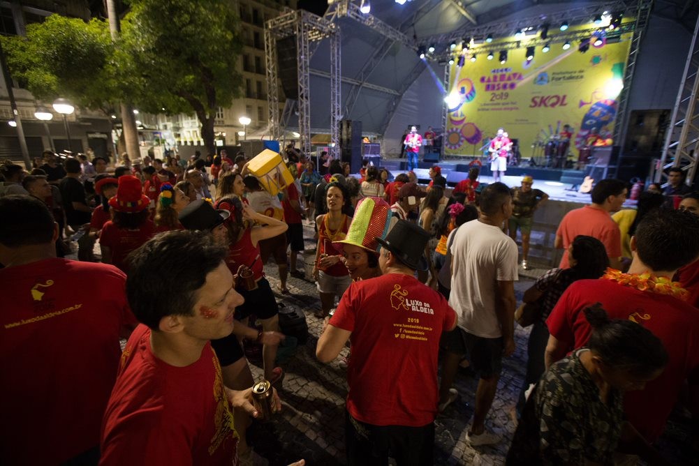 Blocos de carnaval de Fortaleza afirmam que só festejam em ...