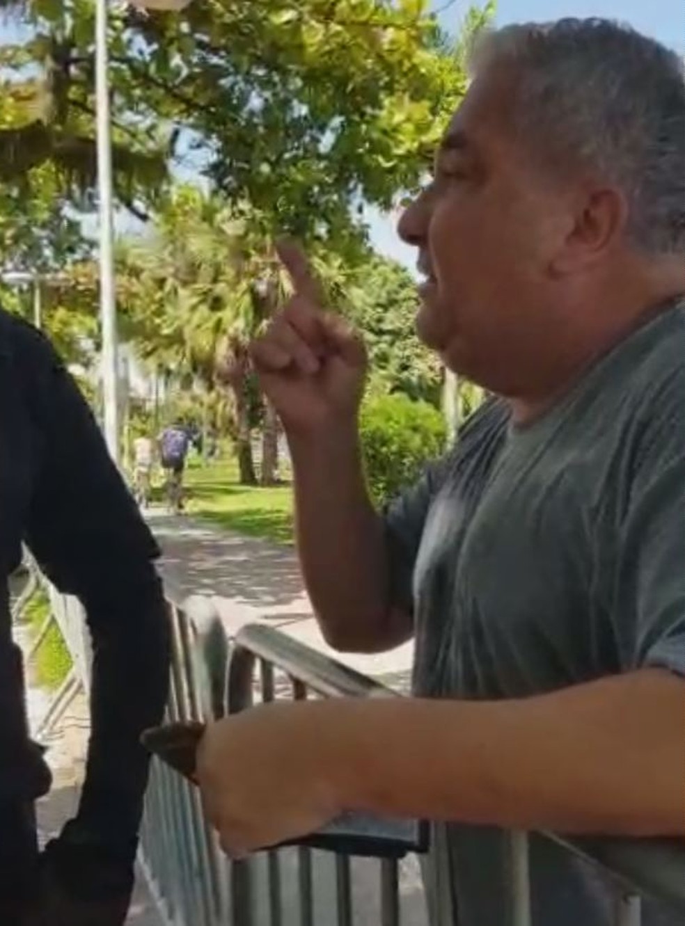 Desembargador não aceita multa por não usar máscaras faciais ao descumprir decreto municipal em Santos. — Foto: Reprodução