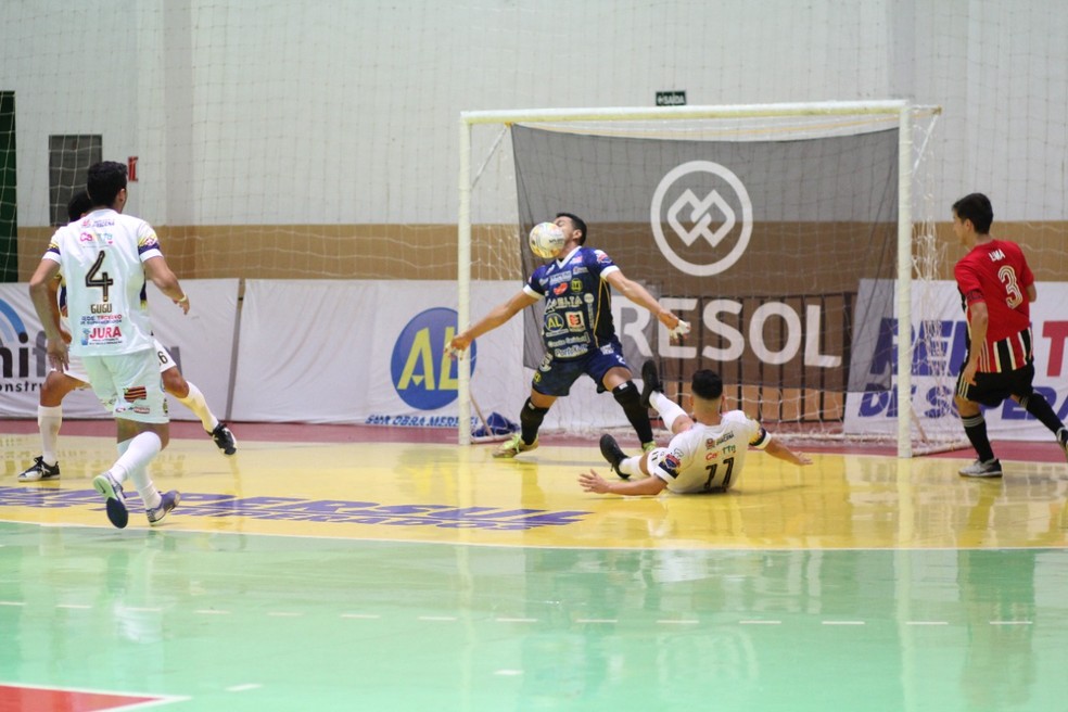 Pela primeira vez na Copa LPF, Dracena passa jogo sem sofrer gol (muito graças a Léo) — Foto: @mlucasfotografo / Dracena Futsal, Divulgação
