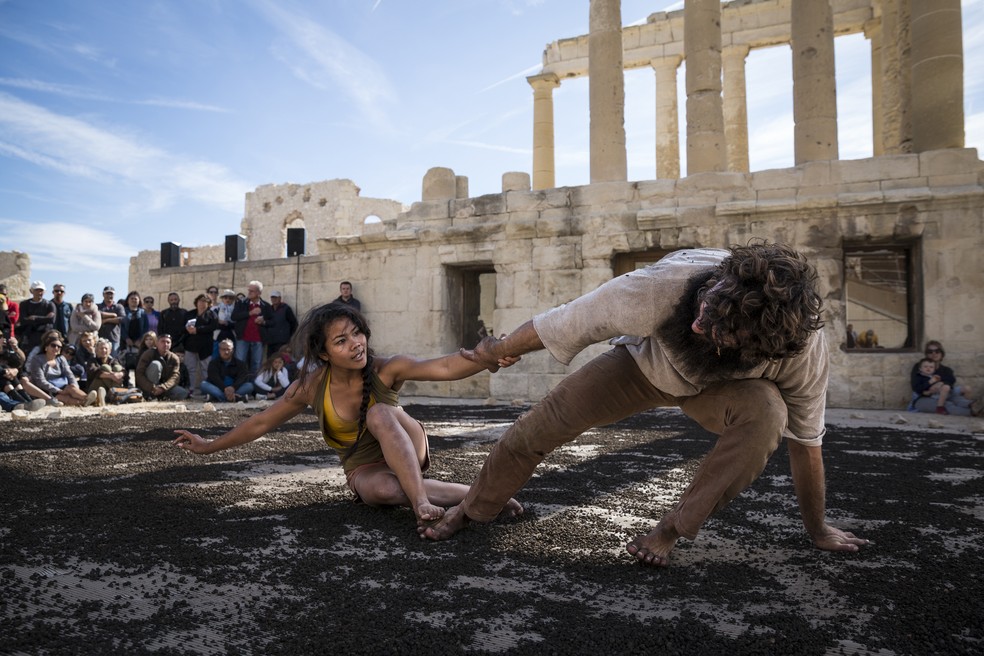 Encenação de 'Fases', de Joseph Banderet, no Festival de Verão da França — Foto: Divulgação/Festival Paris l'été