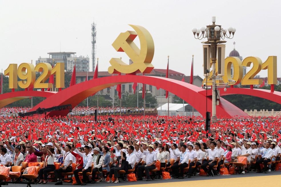 Evento de 100 anos de fundação do Partido Comunista da China reúne milhares de participantes em Pequim nesta quinta (1º)) — Foto: Carlos Garcia Rawlins/Reuters