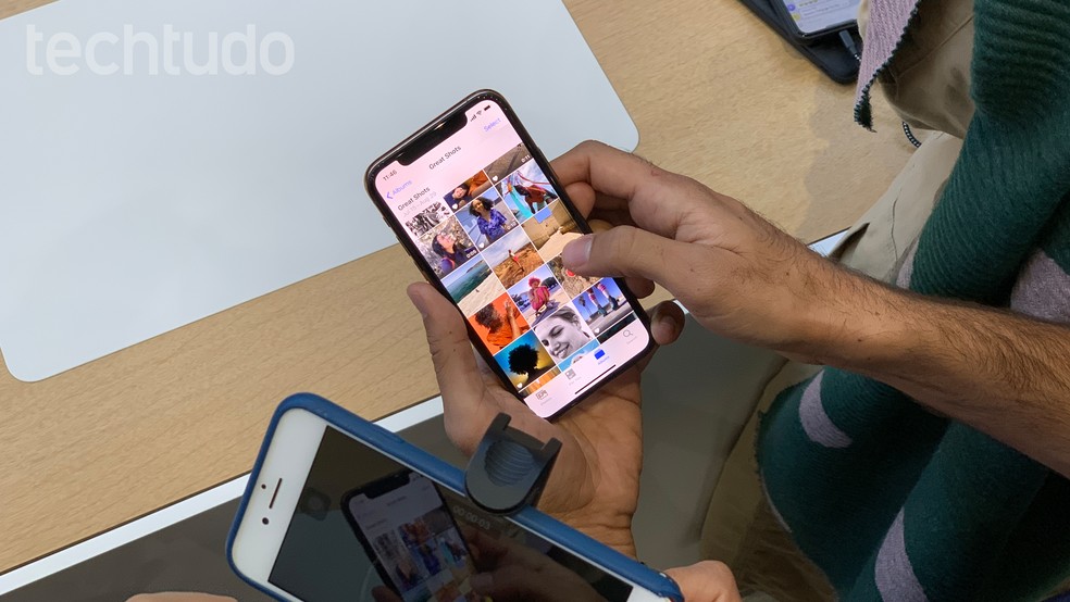 iPhone 11 se destaca pela câmera tripla — Foto: Thássius Veloso/TechTudo