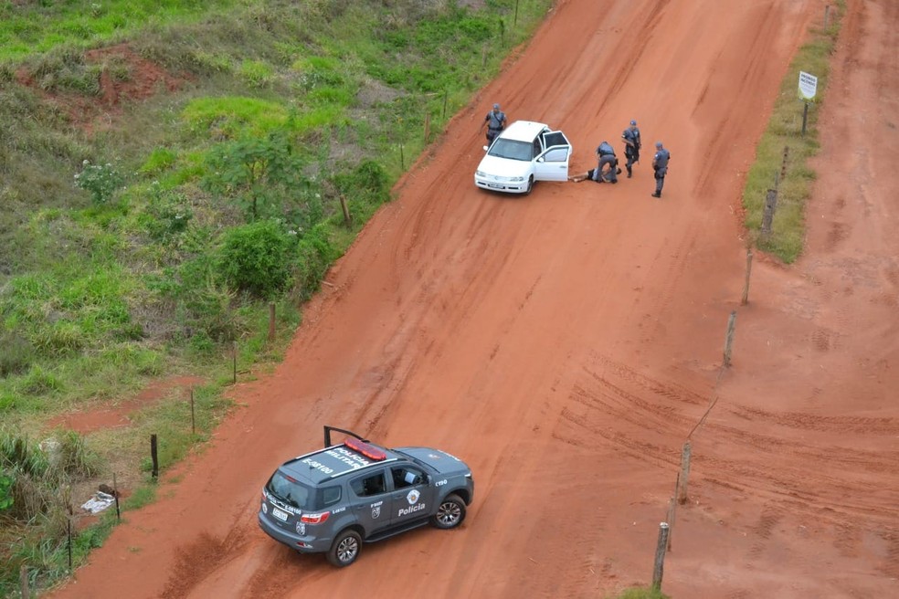 Suspeito foi preso em flagrante em Martinópolis (SP) nesta quinta-feira (11) — Foto: Polícia Militar
