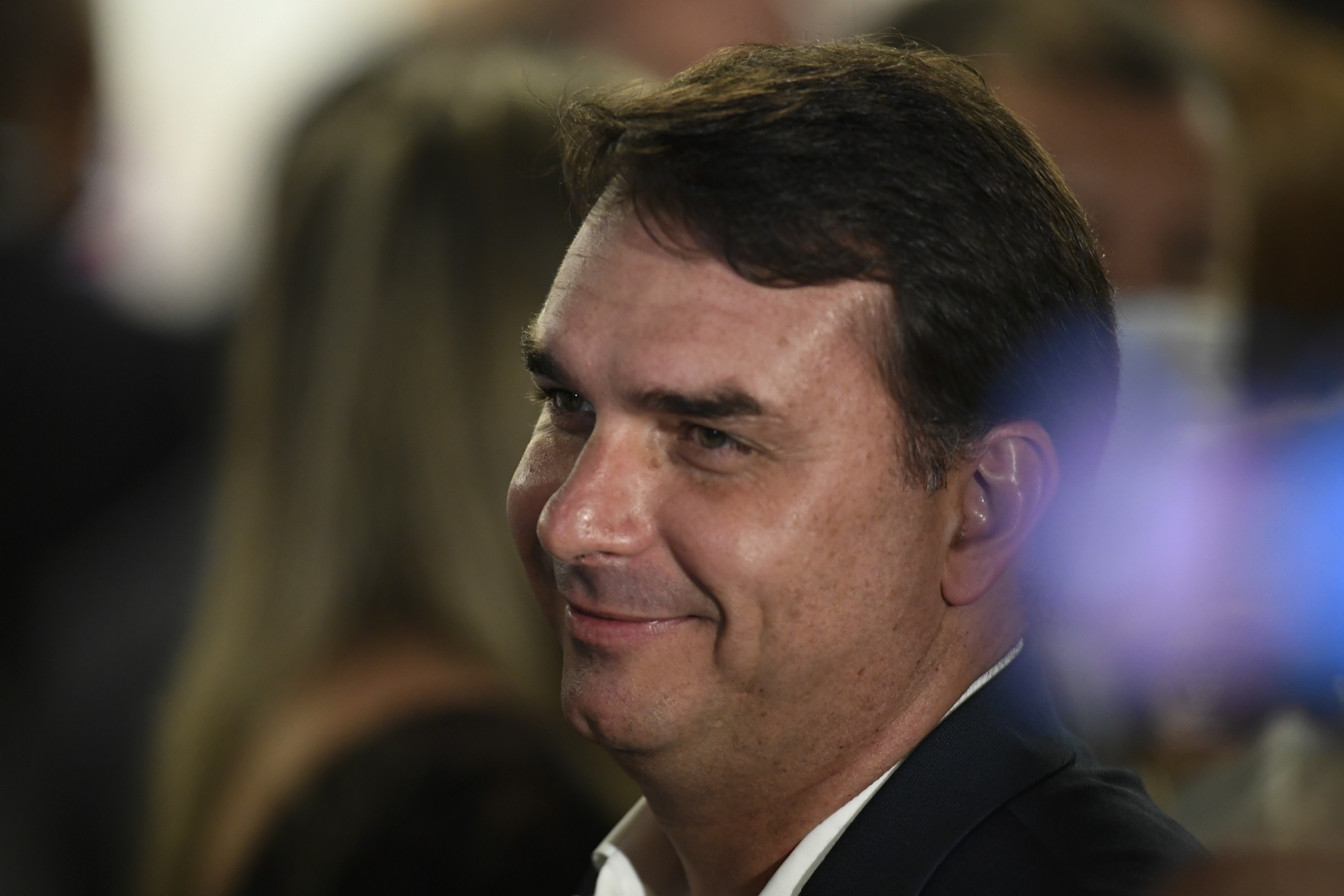 Conselho de Ética adia análise de ação contra Flavio Bolsonaro por suposta ligação com milícia