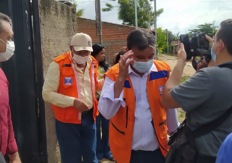 Teresina tem 1.300 desabrigados devido às chuvas; governador e prefeito visitam áreas afetadas — Foto: Andrê Nascimento/g1