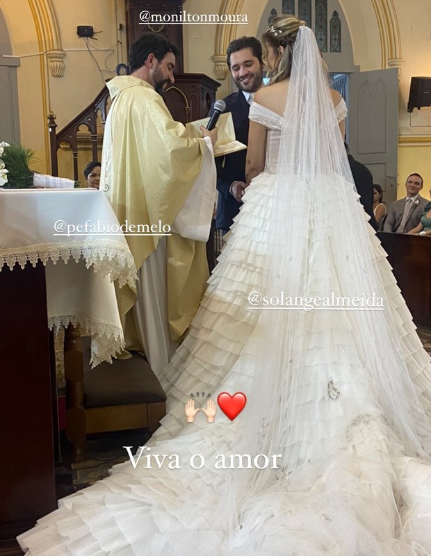 Padre Fábio de Melo realiza casamento de Sol Almeida e Monilton Moura (Foto: Reprodução/Instagram)