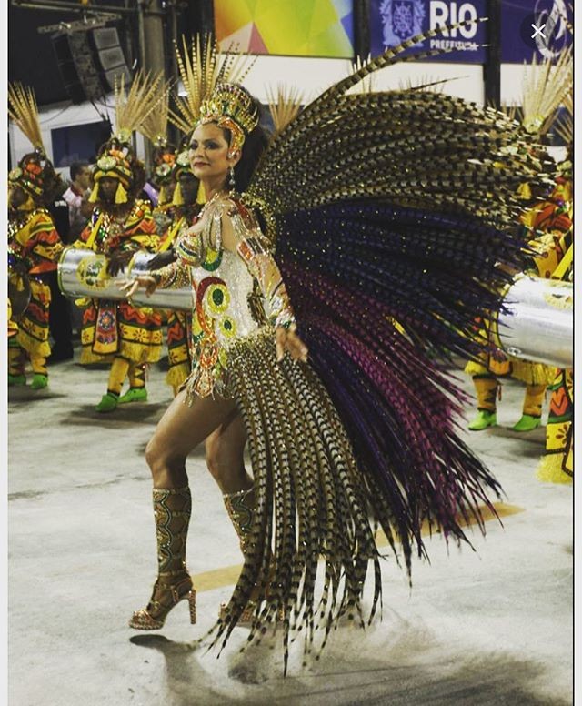 Luiza quando desfilou pela Imperatriz, em 2012 (Foto: Instagram / Reprodução)
