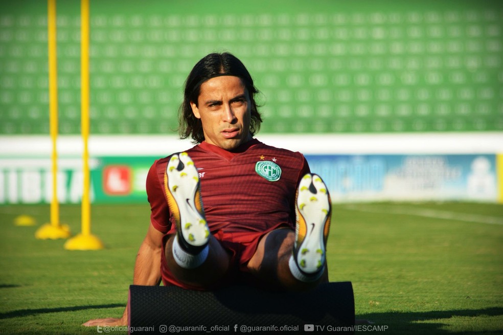 Ricardinho fica perto de deixar o Bugre (Foto: LetÃ­cia Martins / Guarani Press)