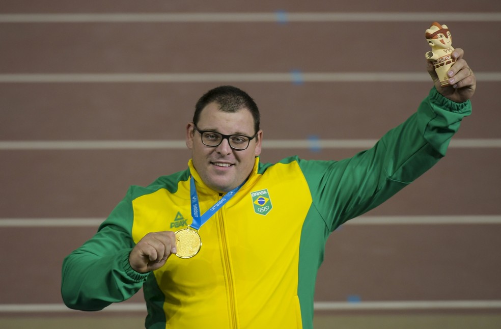 Darlan Romani comemora o ouro no arremesso de peso do atletismo do Pan de Lima 2019 — Foto: Washington Alves/COB
