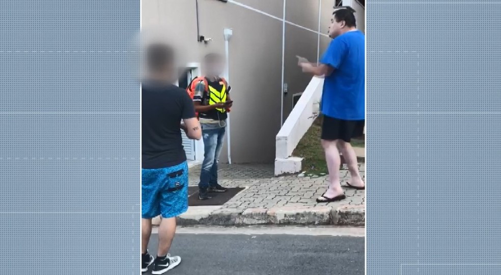 Entregador sofre ofensas racistas em Valinhos — Foto: Reprodução/EPTV