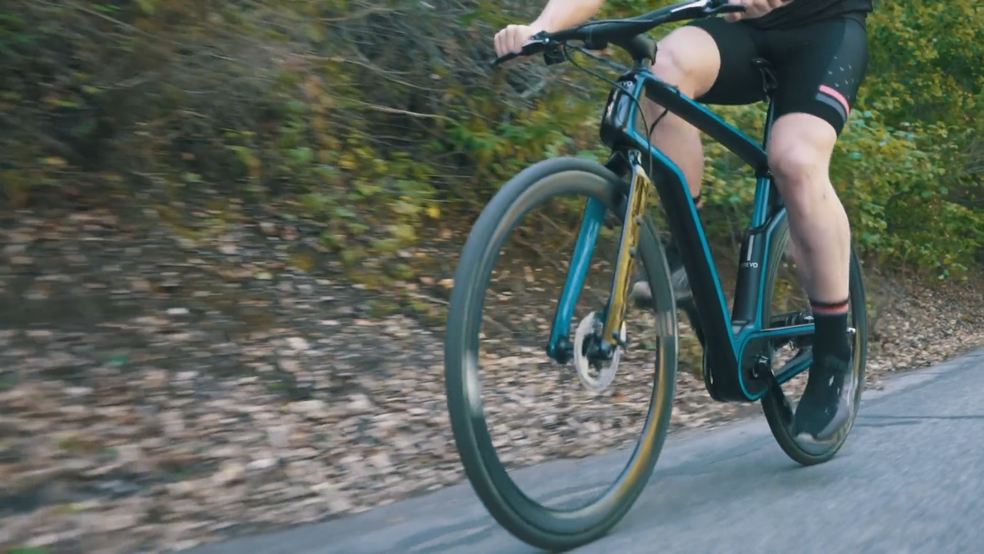 Bicicleta tem design impresso em 3D e promete ser mais resistente do que titânio — Foto: Divulgação/Arevo