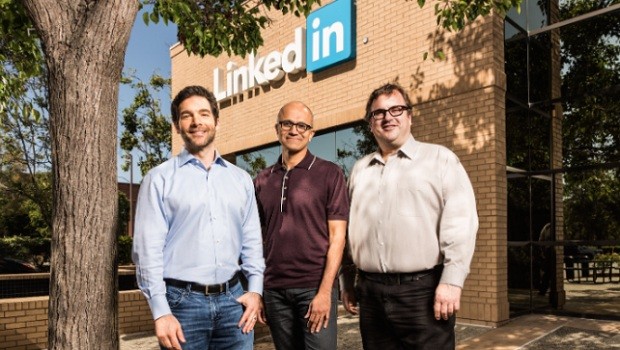 Jeff Weiner, CEO do Linkedin, Satya Nadella, CEO da Microsoft e Reid Hoffman, fundador do Linkedin (Foto: Divulgação)