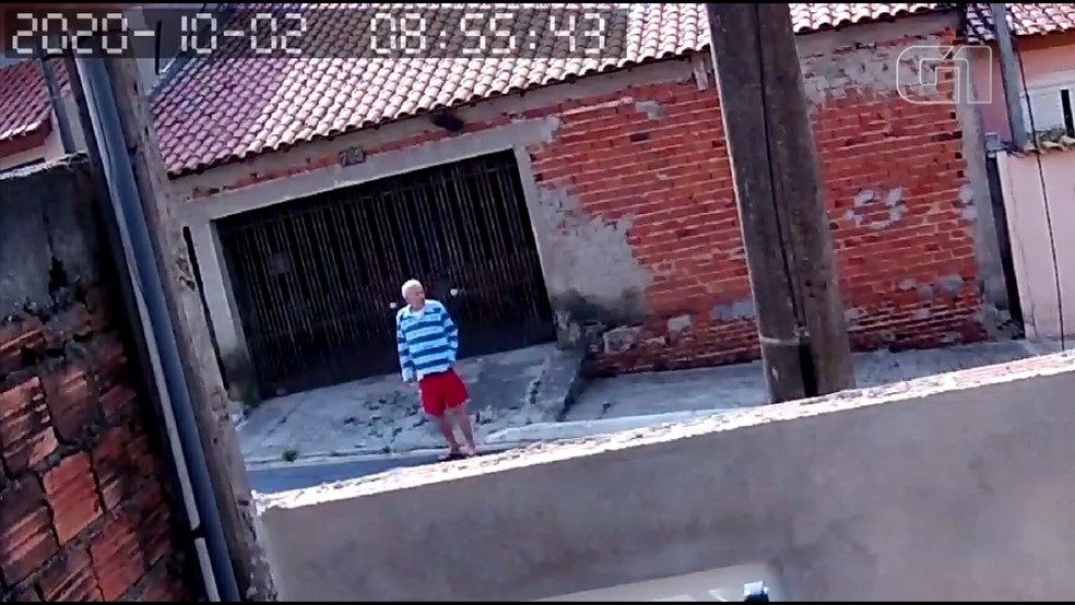 Câmeras de segurança registraram idoso pouco antes de desaparecer no Mirante dos Ovnis em Votorantim — Foto: Reprodução/Câmeras de segurança