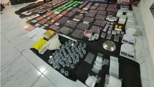 Polícia apreende mais de R$ 1 milhão em ecstasy e ‘cocaína rosa’ em academia na Argentina