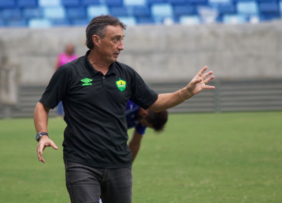 Roberto Fonseca chega com desafio de fazer Sampaio voltar a vencer (Foto: Pedro Lima/CuiabÃ¡ EC)