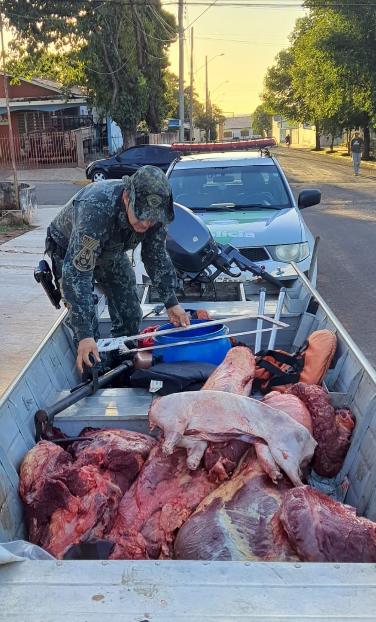 Fiscalização apreende quase 170 quilos de carnes sem procedência transportados em embarcação no Rio Paraná