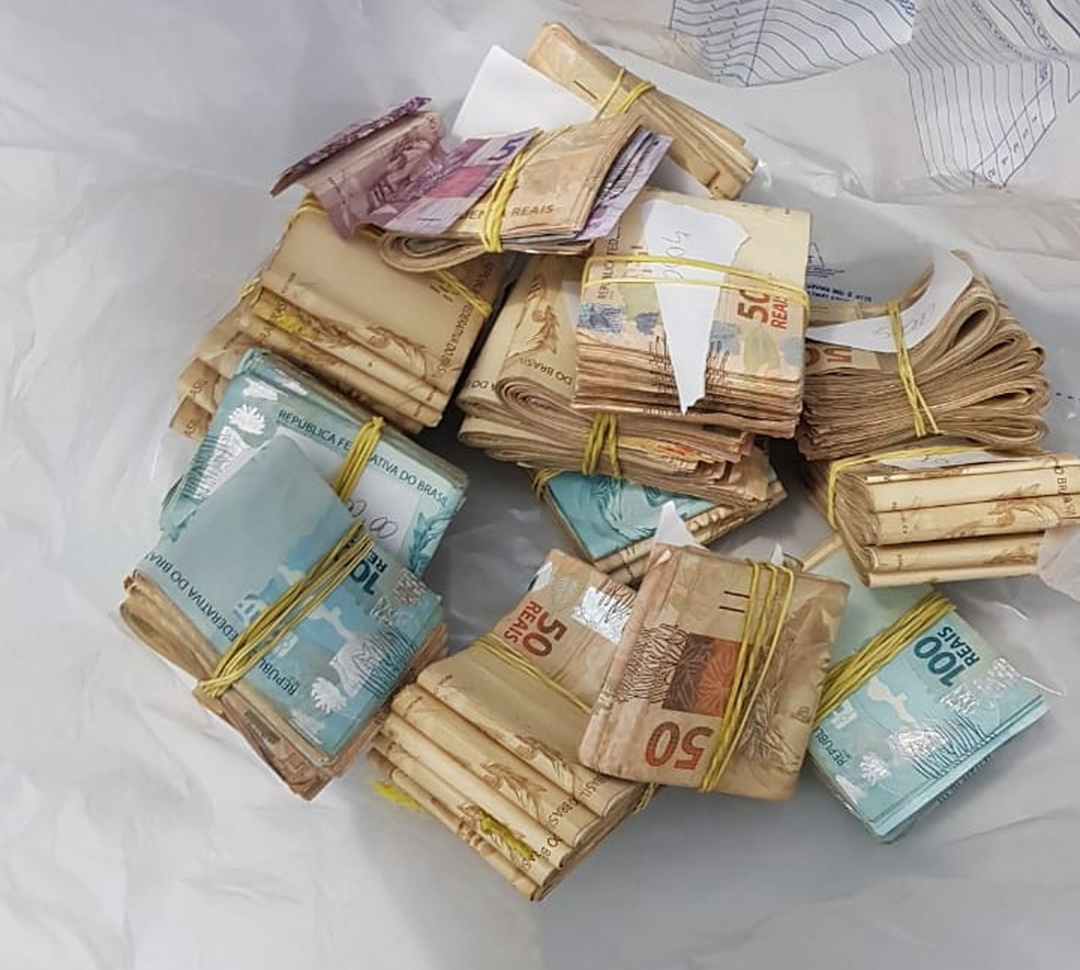 Motorista foi detido com R$ 61 ml em CuiabÃ¡ â Foto: BatalhÃ£o de TrÃ¢nsito da PolÃ­cia Militar de Mato Grosso/DivulgaÃ§Ã£o