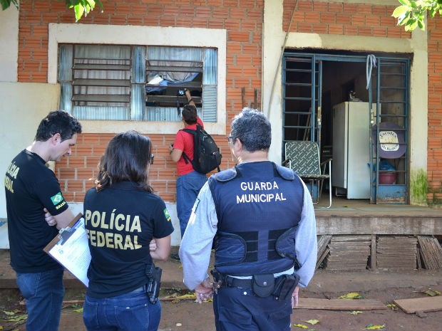 Equipes foram até os endereços informados na emissão do cartão para confirmar documentação (Foto: Prefeitura de Foz do Iguaçu/ Divulgação)