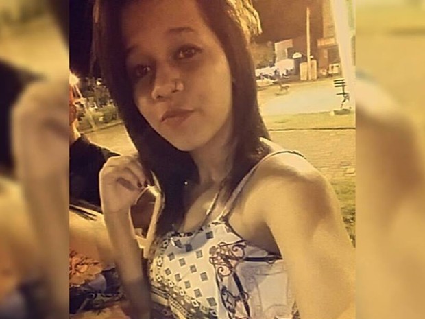 Gabrielly Paula, de 15 anos, morreu após levar choque em fio de ventilador em Itapaci, Goiás (Foto: Reprodução/Facebook)