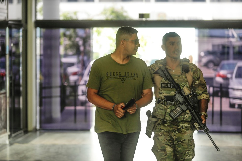 Operação Smoke Free tem 27 mandados de prisão e 50 de busca e apreensão contra organização criminosa especializada na venda ilegal de cigarros — Foto: Gabriel de Paiva/Agência O Globo