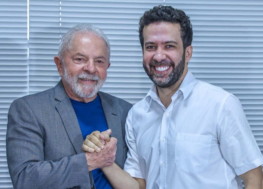 André Janones (Avante) retirou candidatura em troca de Lula encampar auxílio permanente de R$ 600